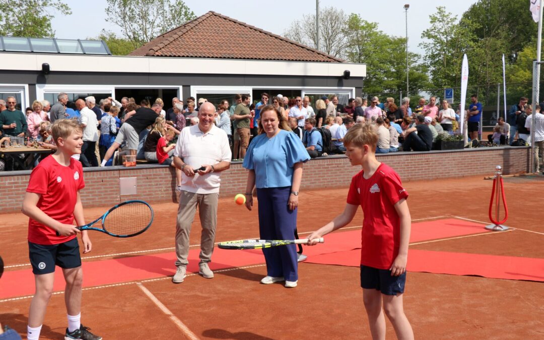 Tennis- en padelvereniging Alkemade feestelijk geopend